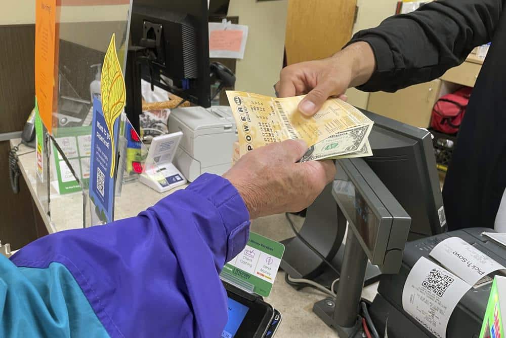 Powerball Jackpot Jumps to Record $1.9 Billion Powerball Jackpot Jumps to Record $1.9 Billion