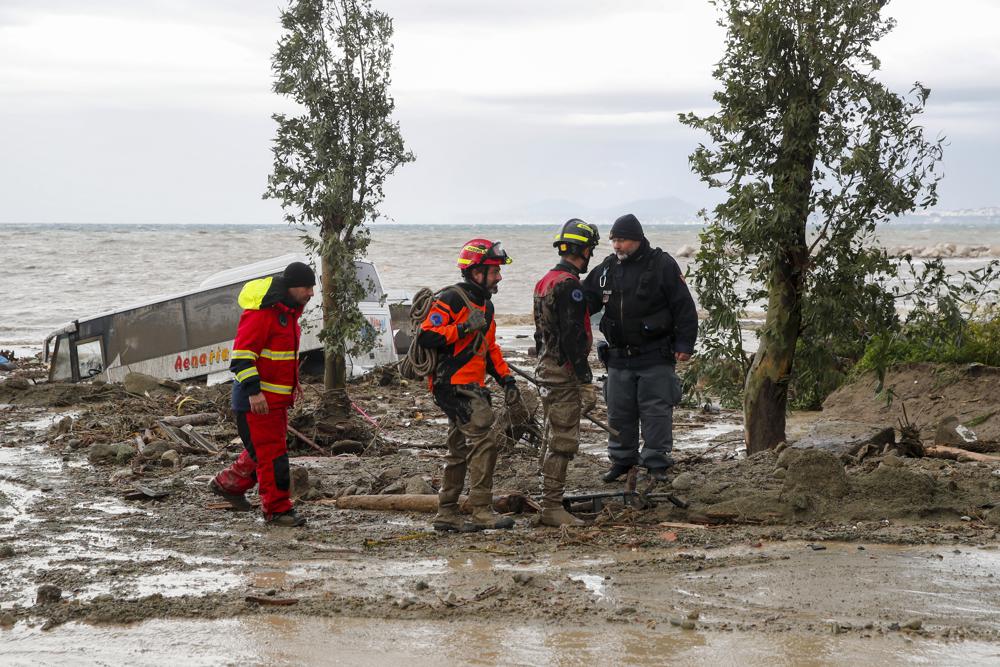 Massive Landslide in Ischia Italy Leaves 1 Dead, 12 Missing Massive Landslide in Ischia Italy Leaves 1 Dead, 12 Missing