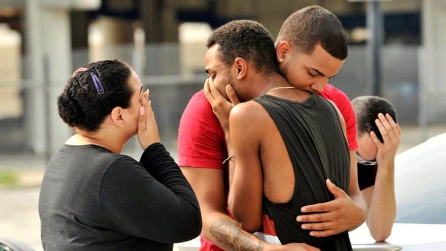 22-Year-Old Shoots and Kills 5, Injures 18 at Gay Club 22-Year-Old Shoots and Kills 5 at Gay Club