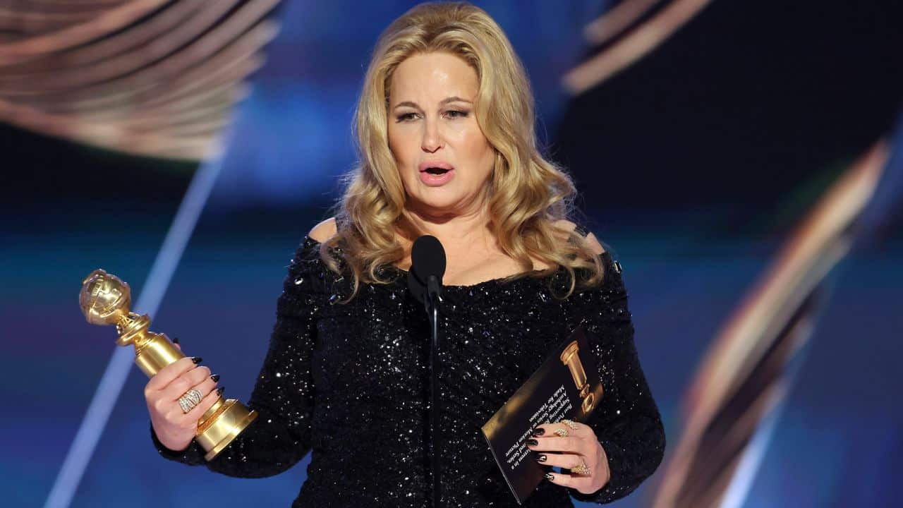 Golden Globes: Jennifer Coolidge Stole The Show With Laughter golden globes