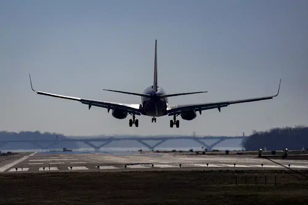 Flights Across US Thrown Into Chaos After 1- Hour Computer Outage plane