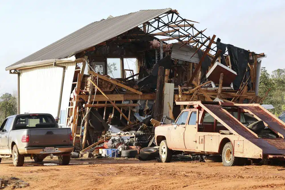 Tornado hits Selma, Alabama; 8 deaths reported tornado