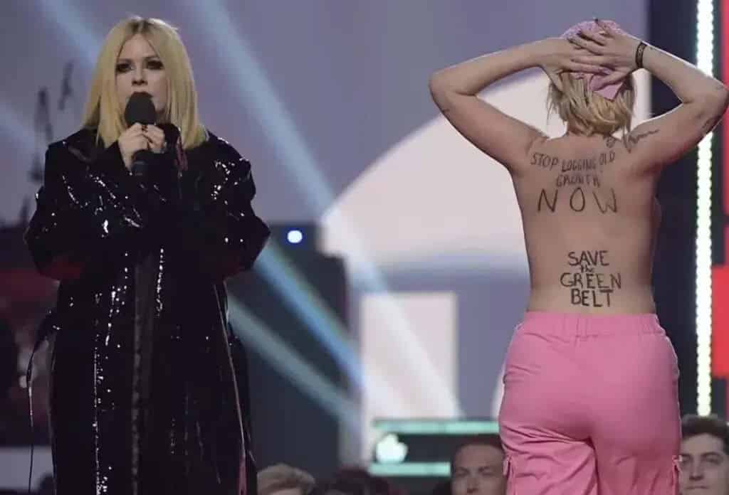 Avril Lavigne Tells Topless Protester "Get the Fuck Off" at 2023 Juno Awards