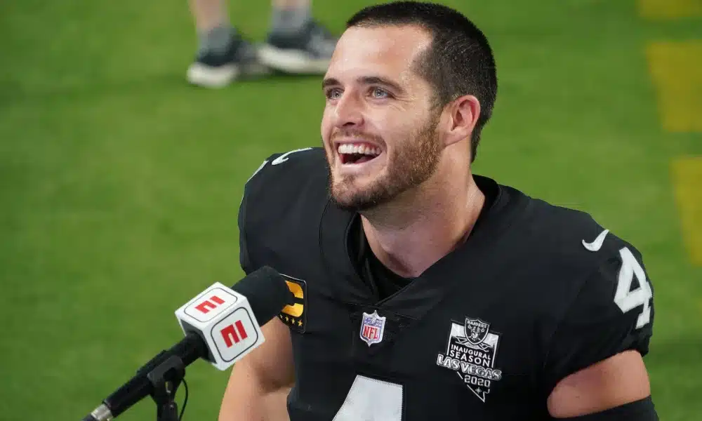 Derek Carr Agrees To 4-Year Contract with Saints carr