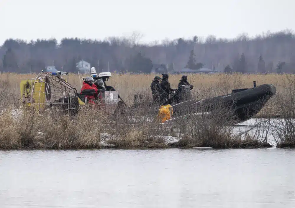 Eight Migrants Including 2 Children Found Dead in Canada's St. Lawrence River Eight Migrants Die, Including 2 Children Trying to Cross Canada,US Border