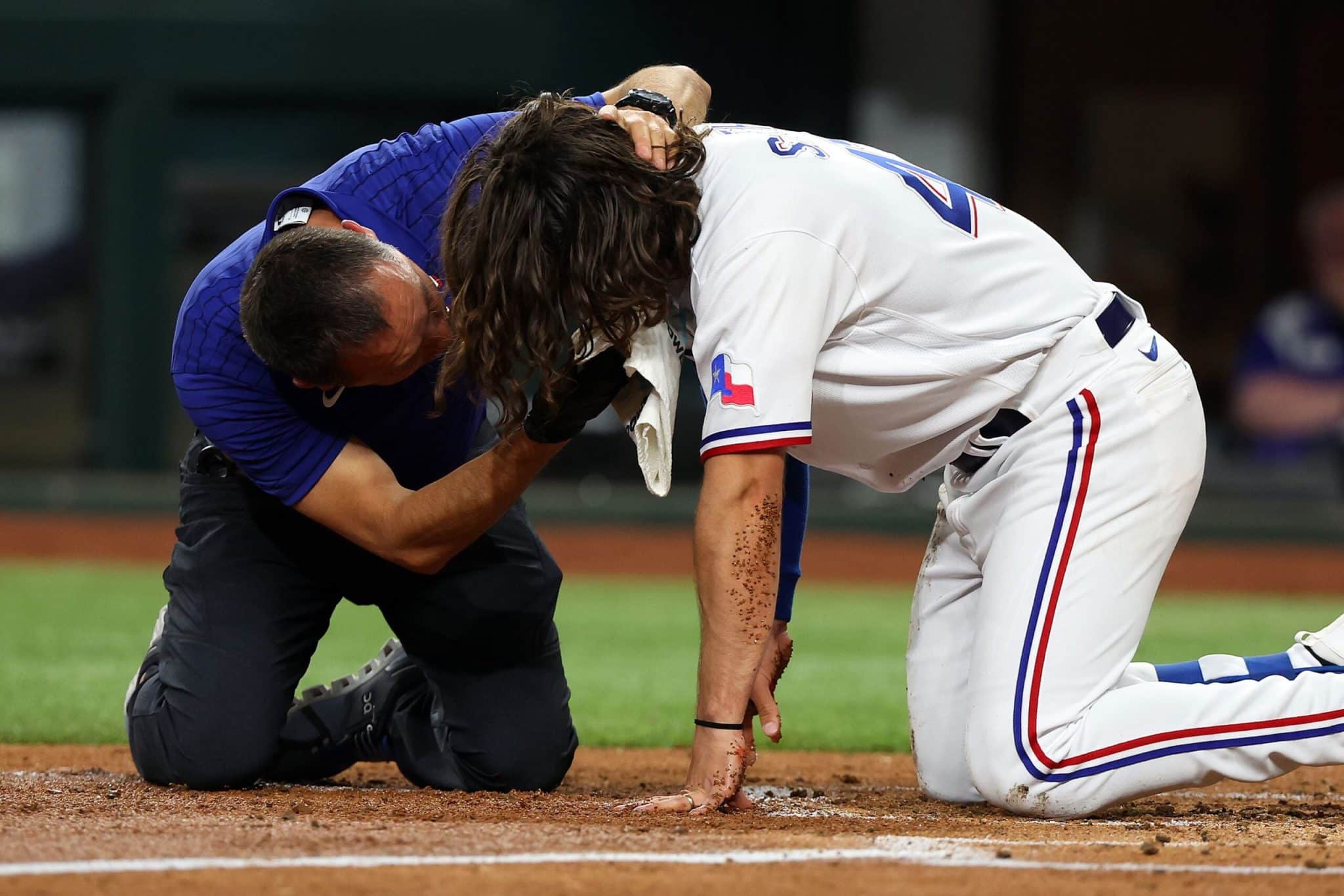 texas rangers josh smith hit by ball