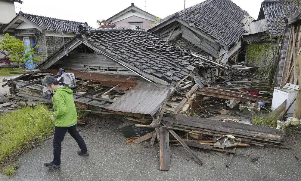 Strong Quake In Central Japan; 1 Dead, More Than 20 Injured quake