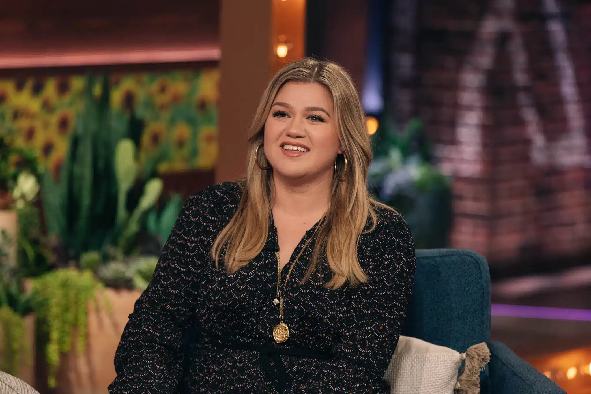 Kelly Clarkson Responds To accusations of Her Talk Show Being A Toxic Workplace clarkson