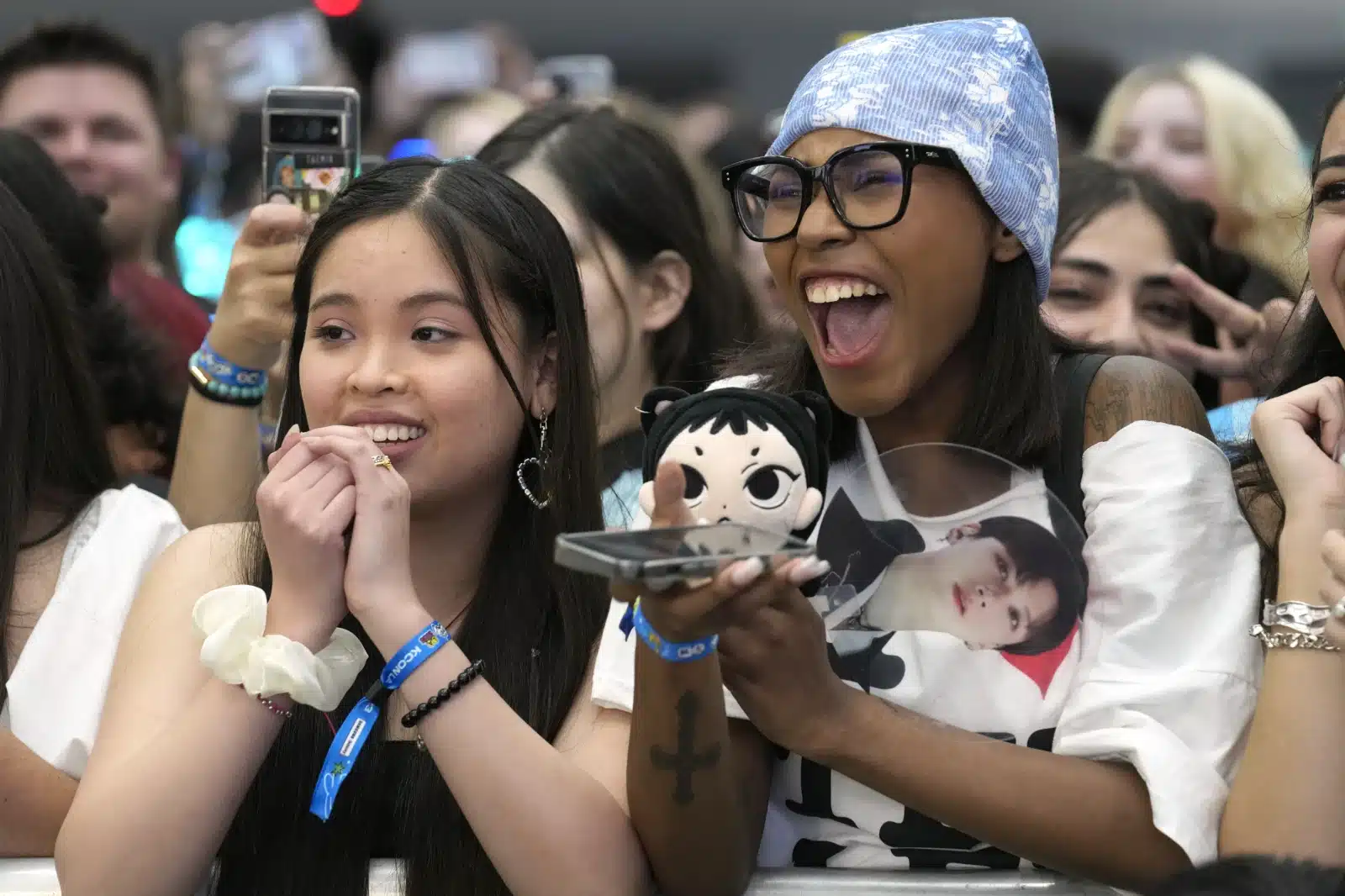 K-Pop Superfans Flock to Los Angeles for KCON LA 2023