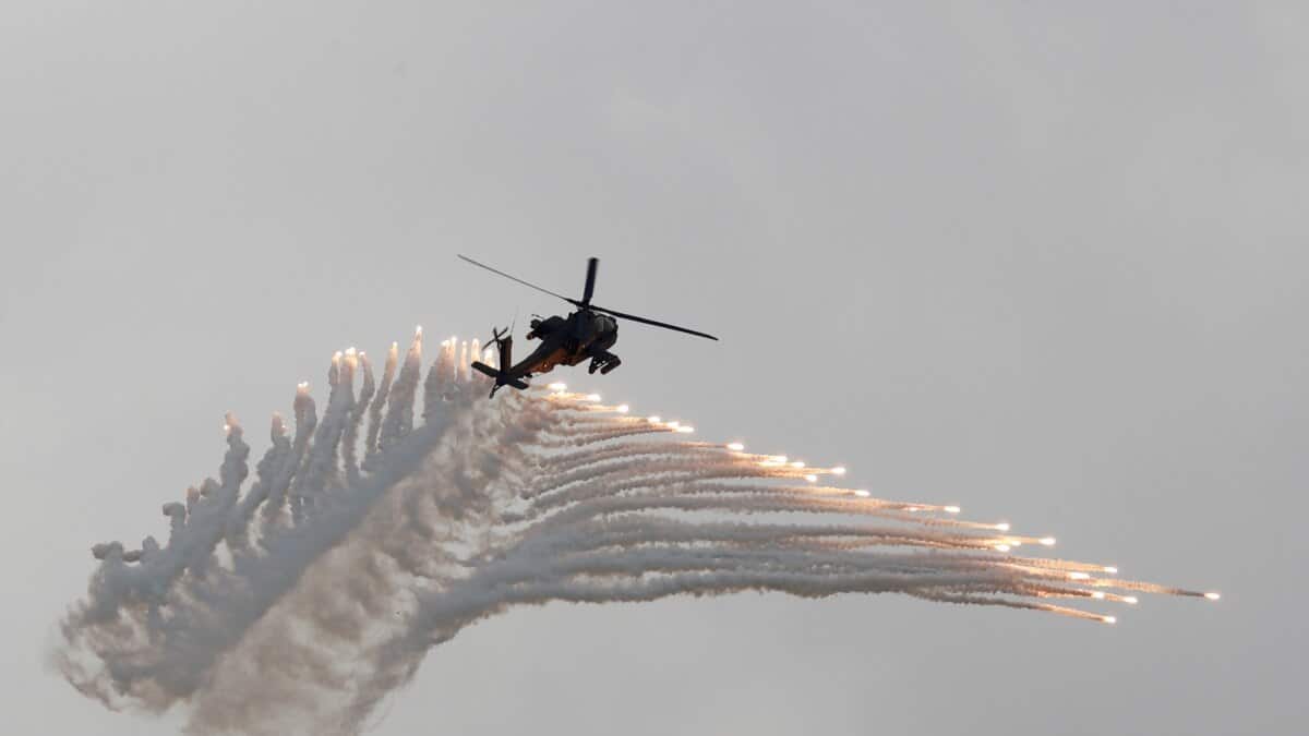 Canadian Navy Helicopter Target of Chinese Flare Fire