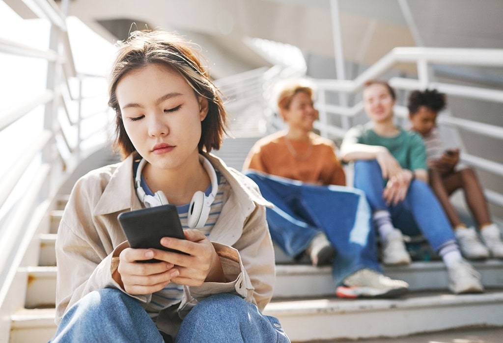 Australia to Ban Children Under 16 from Social Media