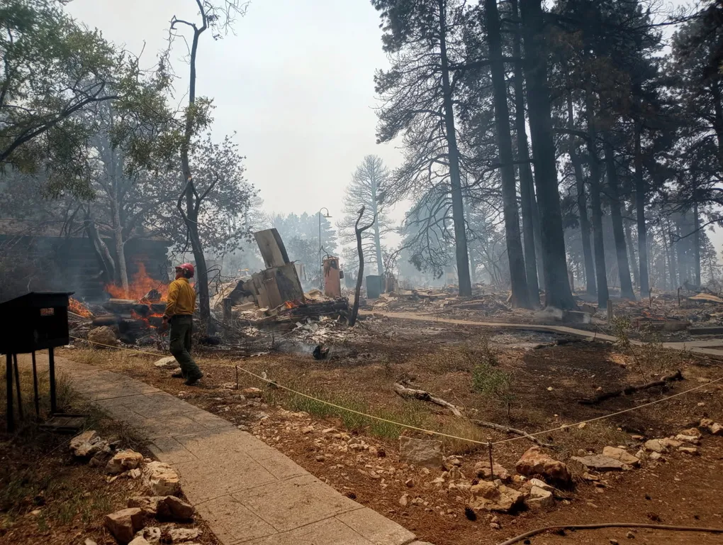 Grand Canyon Lodge in Arizon Gets Destroyed By Fire