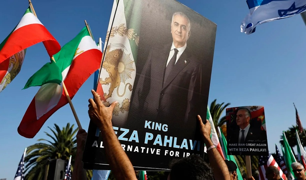 Iran's Exiled Crown Prince Urges Khamenei’s Removal