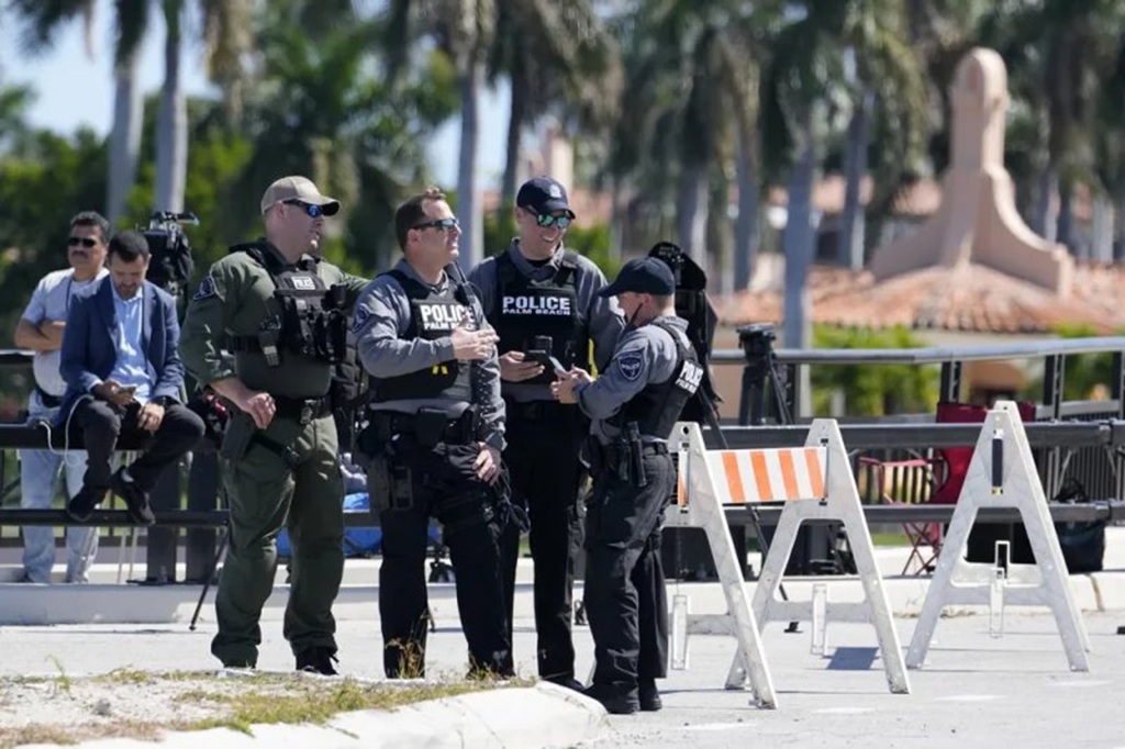 Armed Intruder Killed at President Trump's Mar-a-Lago