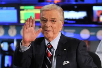Canada, Former CTV National News Anchor Lloyd Robertson Dead at 92