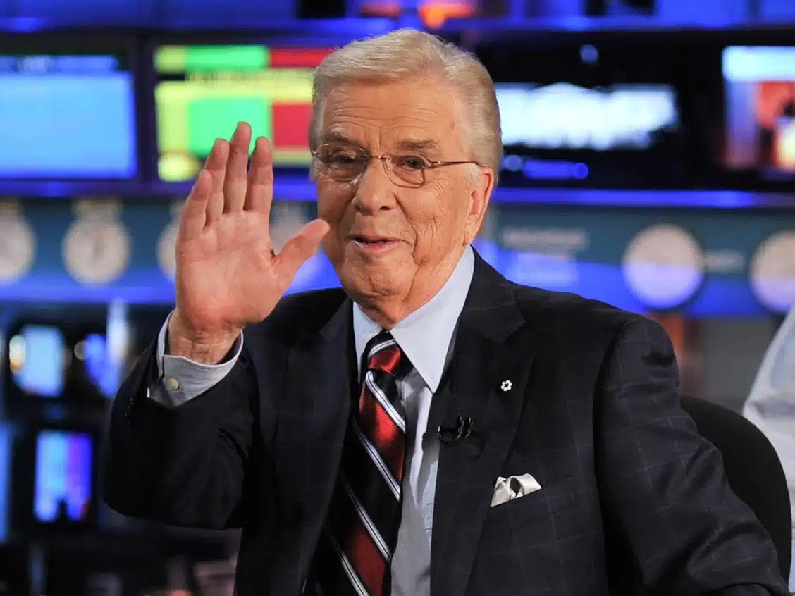 Canada, Former CTV National News Anchor Lloyd Robertson Dead at 92
